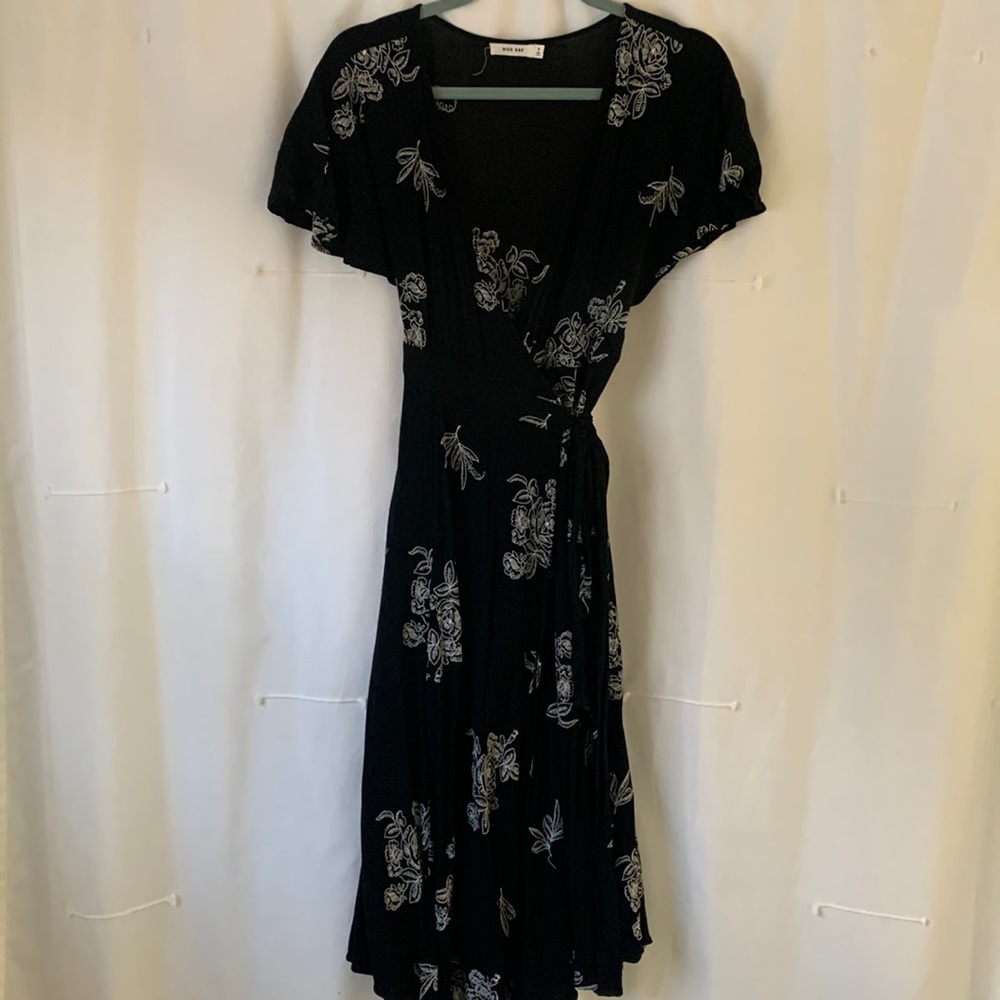 Mod Ref black and white floral embroidered wrap midi dress